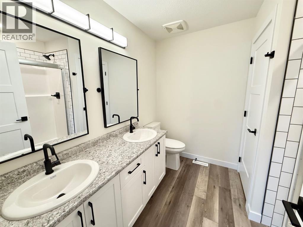 328b Boutin Avenue, Hinton, Alberta  T7V 0B4 - Photo 14 - A2260013