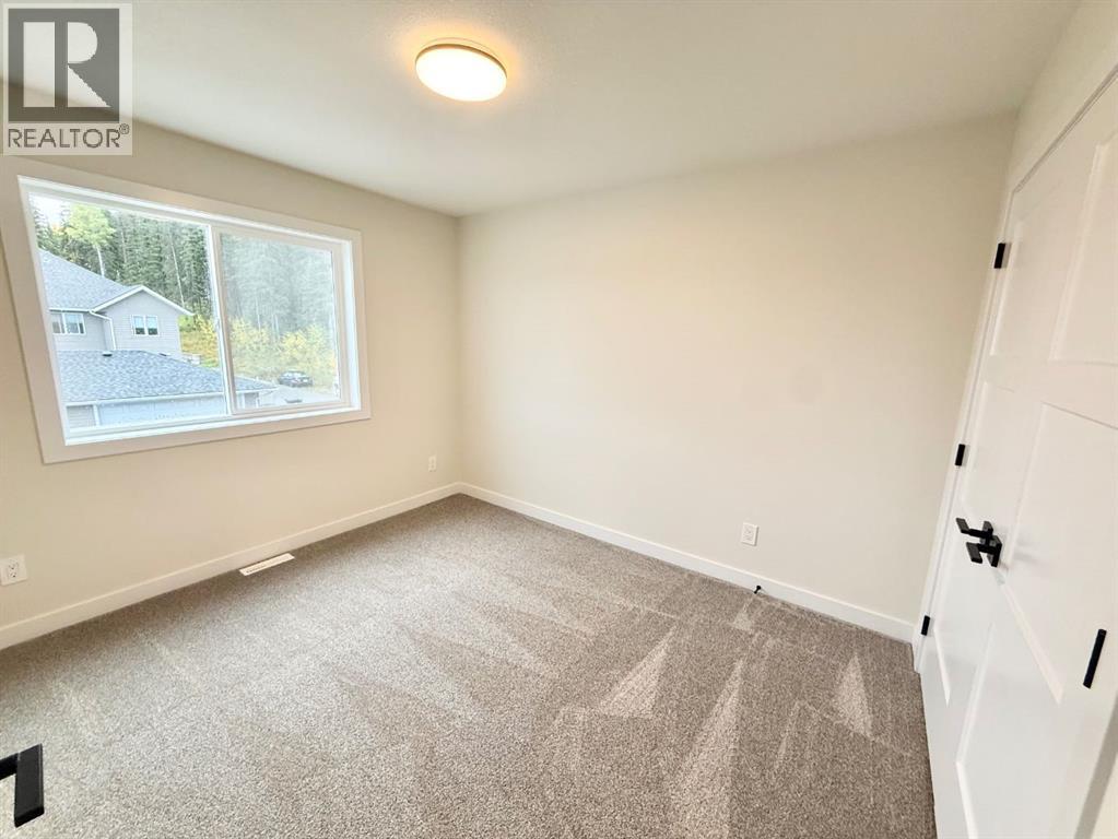 328b Boutin Avenue, Hinton, Alberta  T7V 0B4 - Photo 16 - A2260013