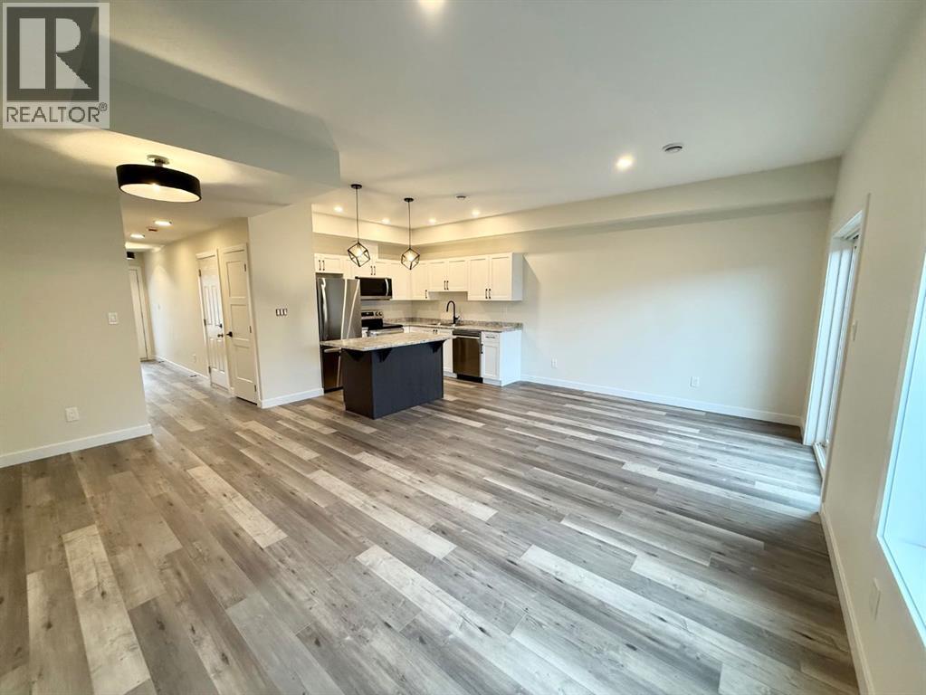 328b Boutin Avenue, Hinton, Alberta  T7V 0B4 - Photo 7 - A2260013