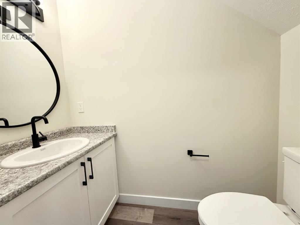 328b Boutin Avenue, Hinton, Alberta  T7V 0B4 - Photo 8 - A2260013