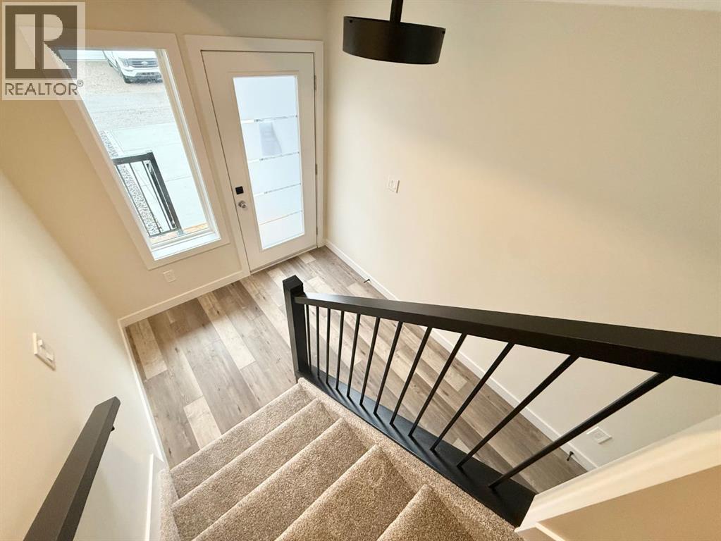 328b Boutin Avenue, Hinton, Alberta  T7V 0B4 - Photo 10 - A2260013