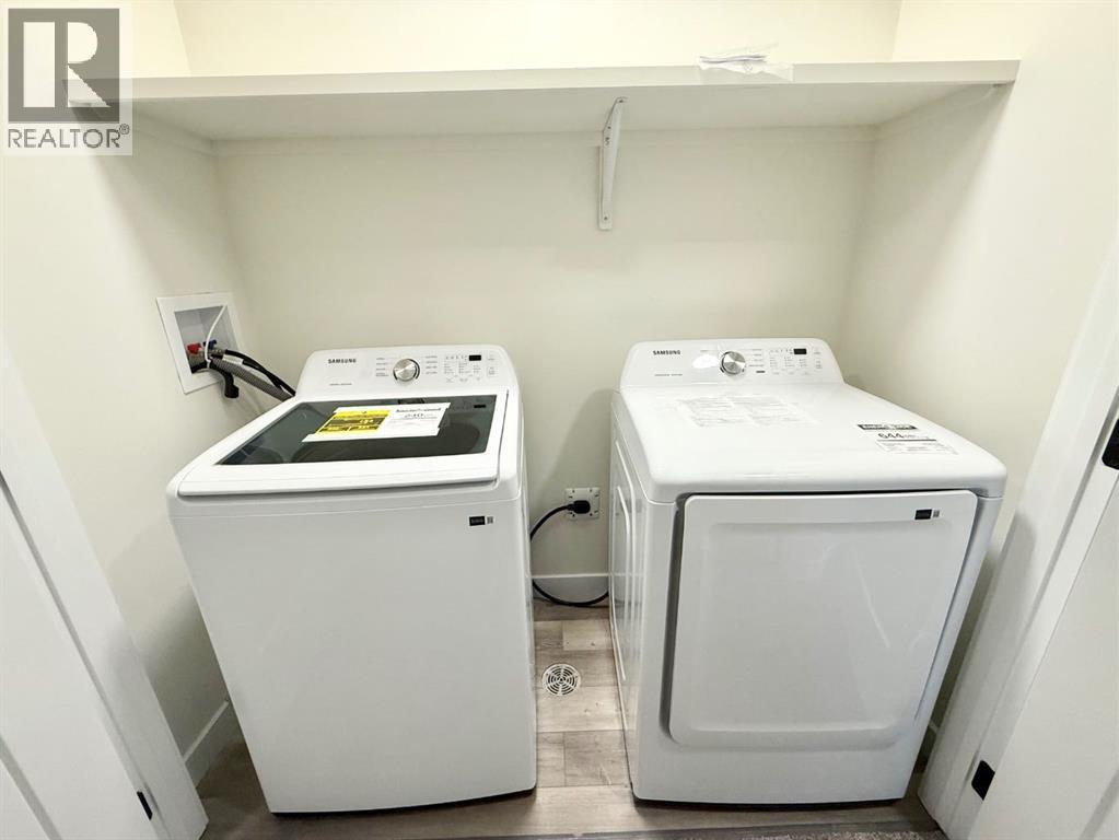 328b Boutin Avenue, Hinton, Alberta  T7V 0B4 - Photo 19 - A2260013