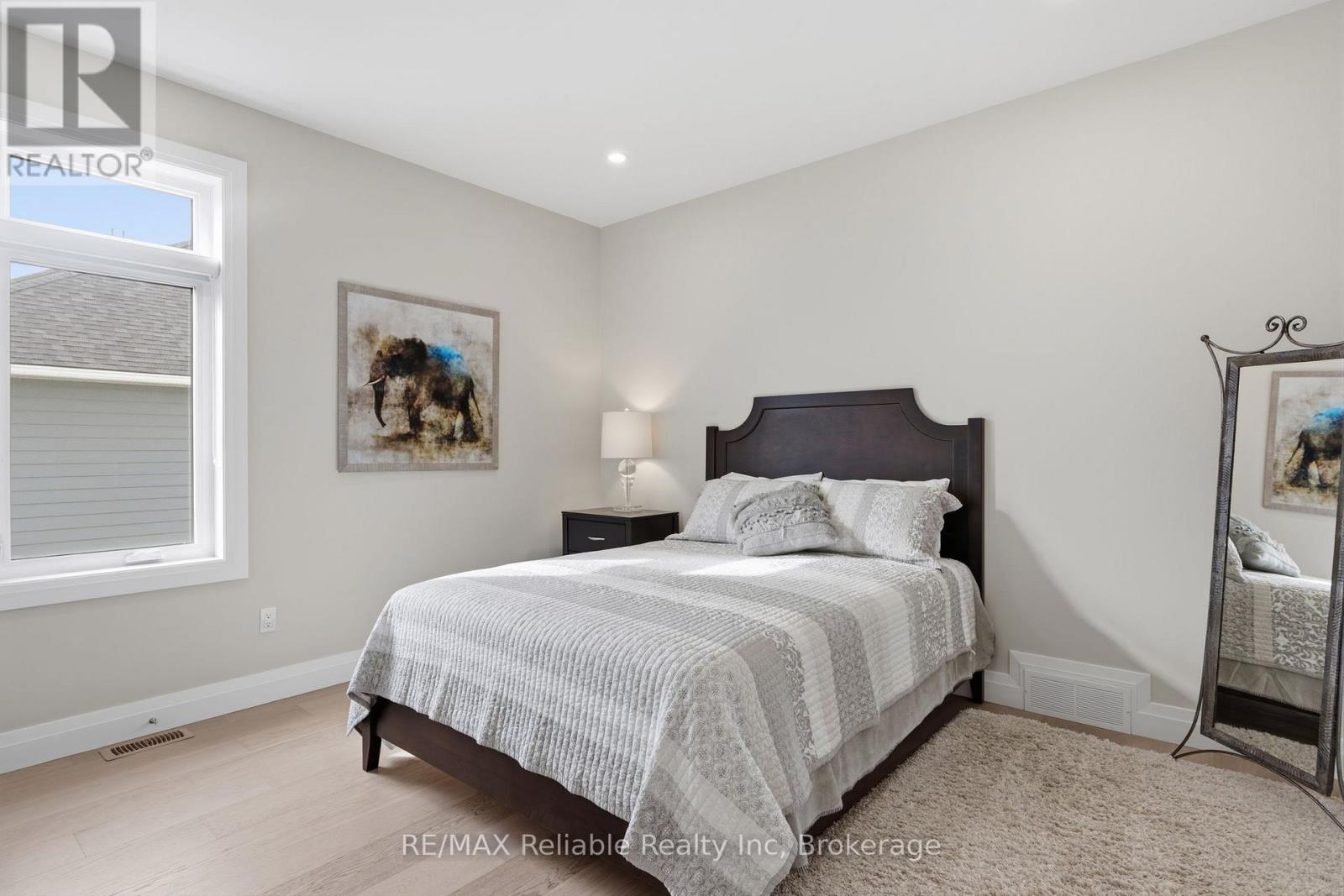 18 Fawn Creek Lane, Bluewater (Bayfield), Ontario  N0M 1G0 - Photo 14 - X12886942