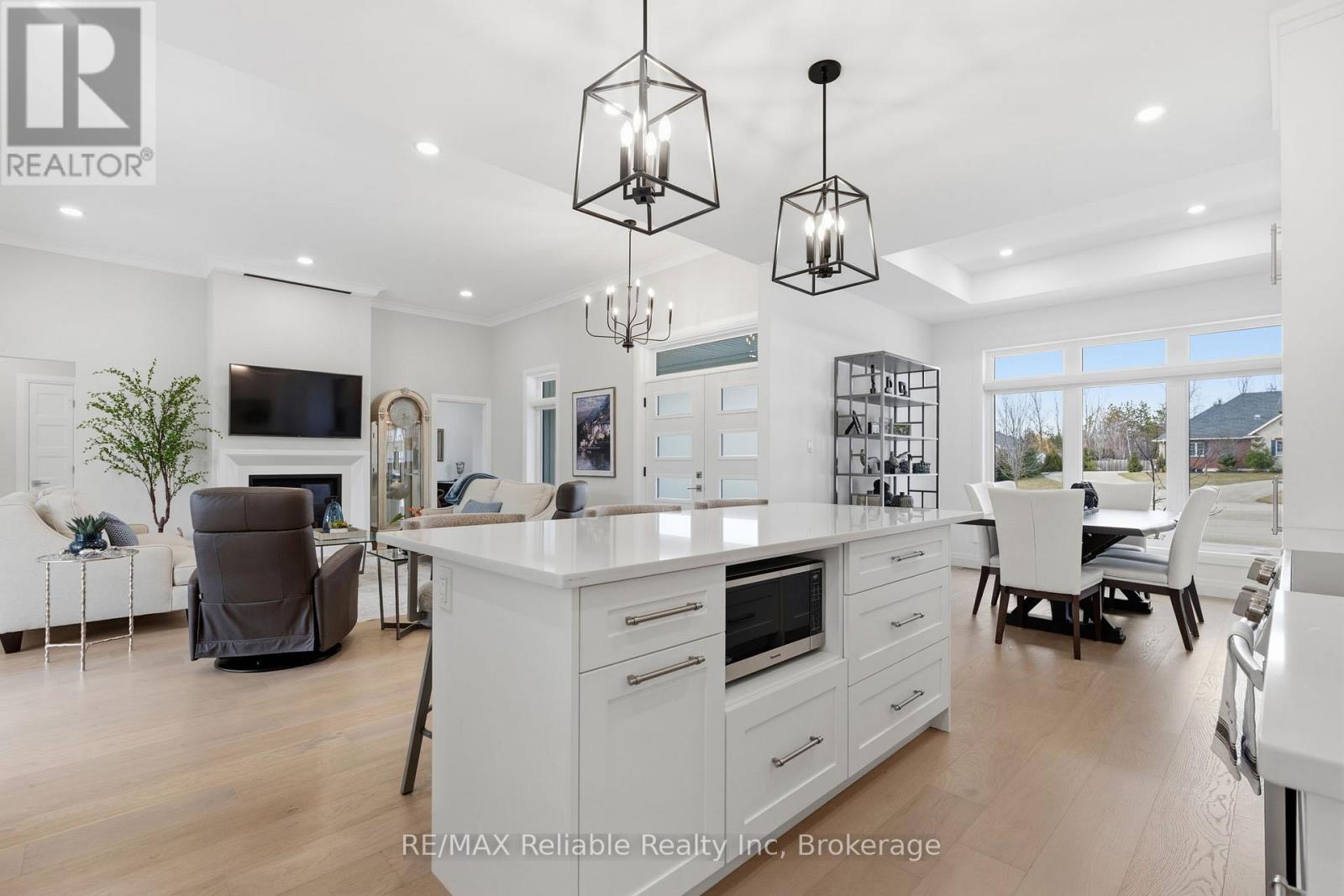 18 Fawn Creek Lane, Bluewater (Bayfield), Ontario  N0M 1G0 - Photo 9 - X12886942