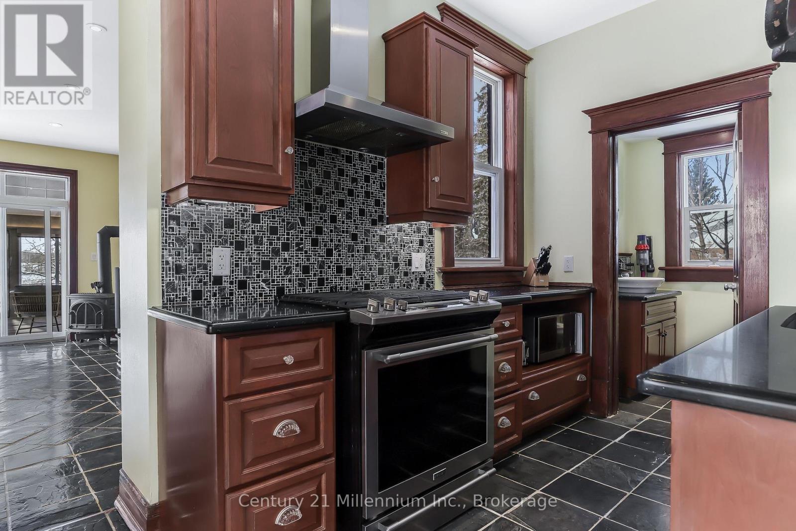 296 Garafraxa St Street, Chatsworth, Ontario  N0H 1G0 - Photo 21 - X12887100