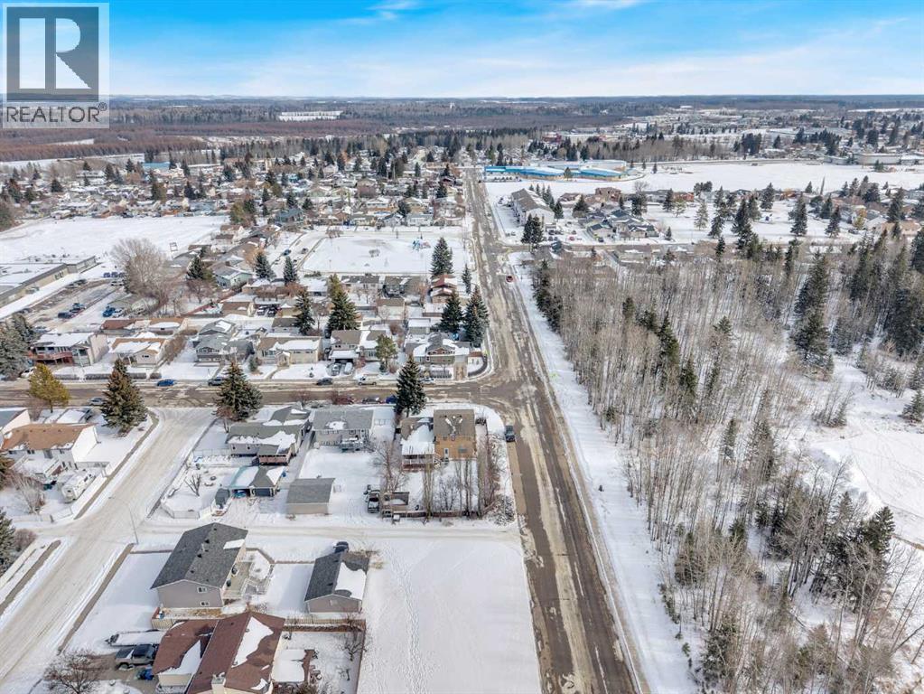 5704 58 Street, Rocky Mountain House, Alberta  T4T 1H9 - Photo 11 - A2288498