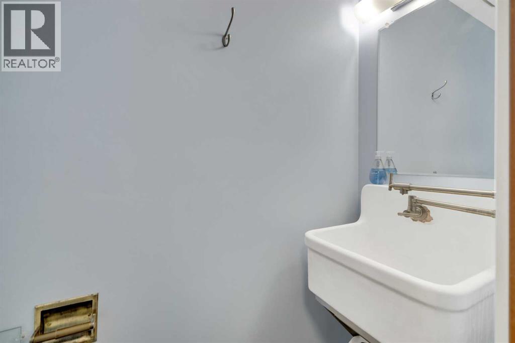 5704 58 Street, Rocky Mountain House, Alberta  T4T 1H9 - Photo 46 - A2288498