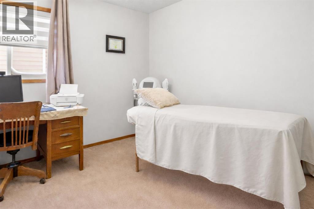 323 Mt Cornwall Circle Se, Calgary, Alberta  T2Z 2J7 - Photo 33 - A2289182