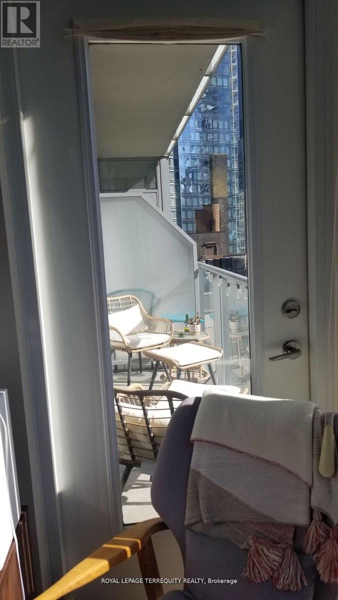 820 - 21 Nelson Street, Toronto (Waterfront Communities), Ontario  M5V 3H9 - Photo 10 - C12886920