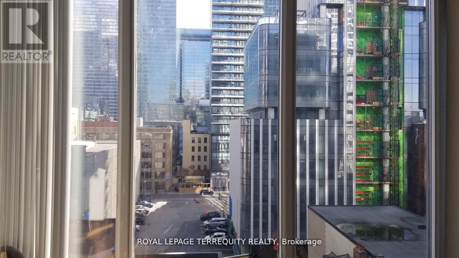 820 - 21 Nelson Street, Toronto (Waterfront Communities), Ontario  M5V 3H9 - Photo 11 - C12886920