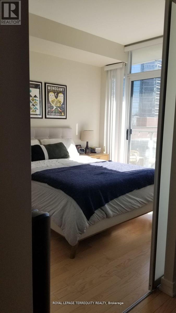 820 - 21 Nelson Street, Toronto (Waterfront Communities), Ontario  M5V 3H9 - Photo 13 - C12886920