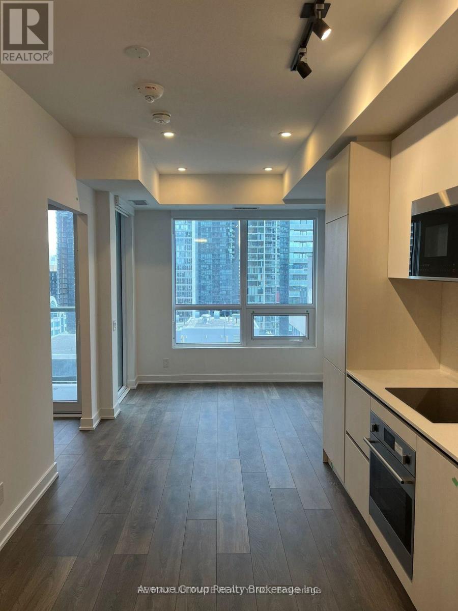 2009 - 108 Peter Street, Toronto (Waterfront Communities), Ontario  M5V 2G7 - Photo 3 - C12886938