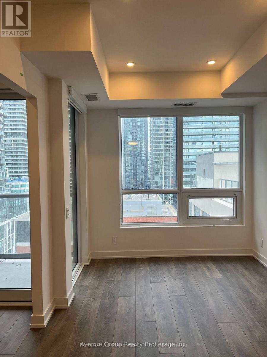 2009 - 108 Peter Street, Toronto (Waterfront Communities), Ontario  M5V 2G7 - Photo 4 - C12886938