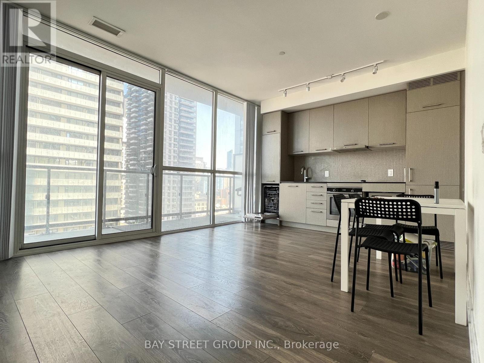 1907 - 87 Peter Street, Toronto, Ontario  M5V 2G4 - Photo 2 - C12887076