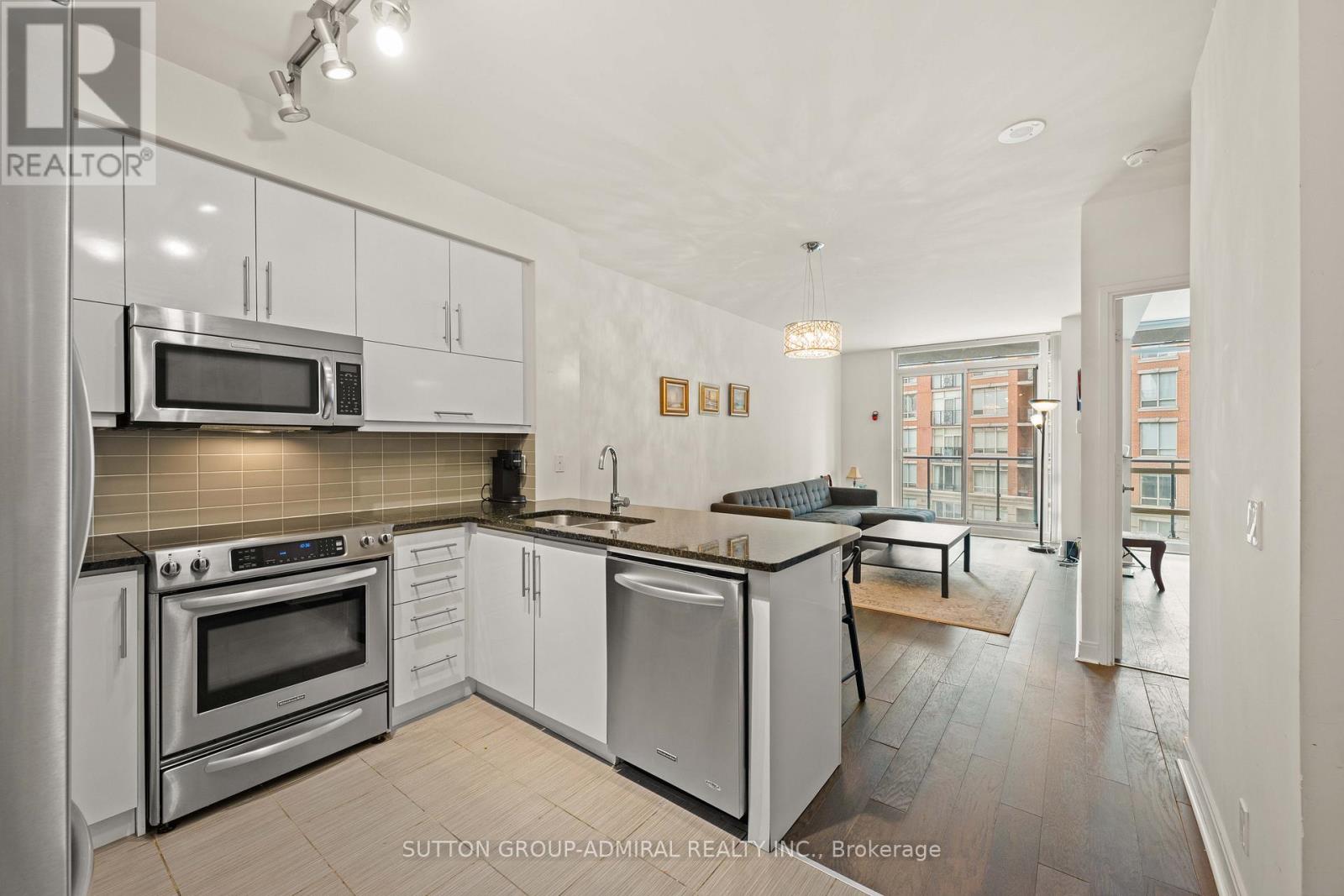 516 - 825 Church Street, Toronto (Rosedale-Moore Park), Ontario  M4W 3Z4 - Photo 2 - C12887096