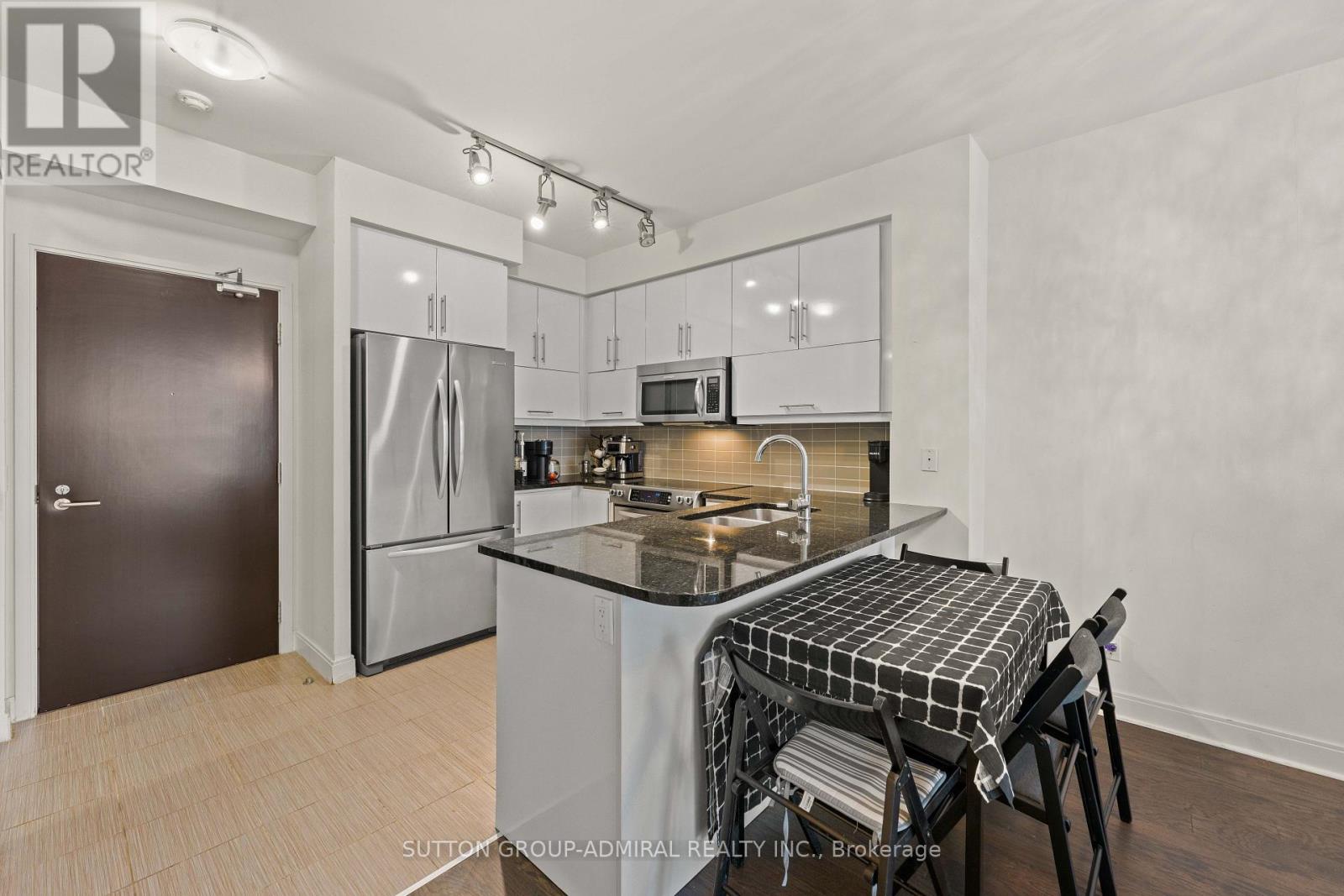 516 - 825 Church Street, Toronto (Rosedale-Moore Park), Ontario  M4W 3Z4 - Photo 7 - C12887096