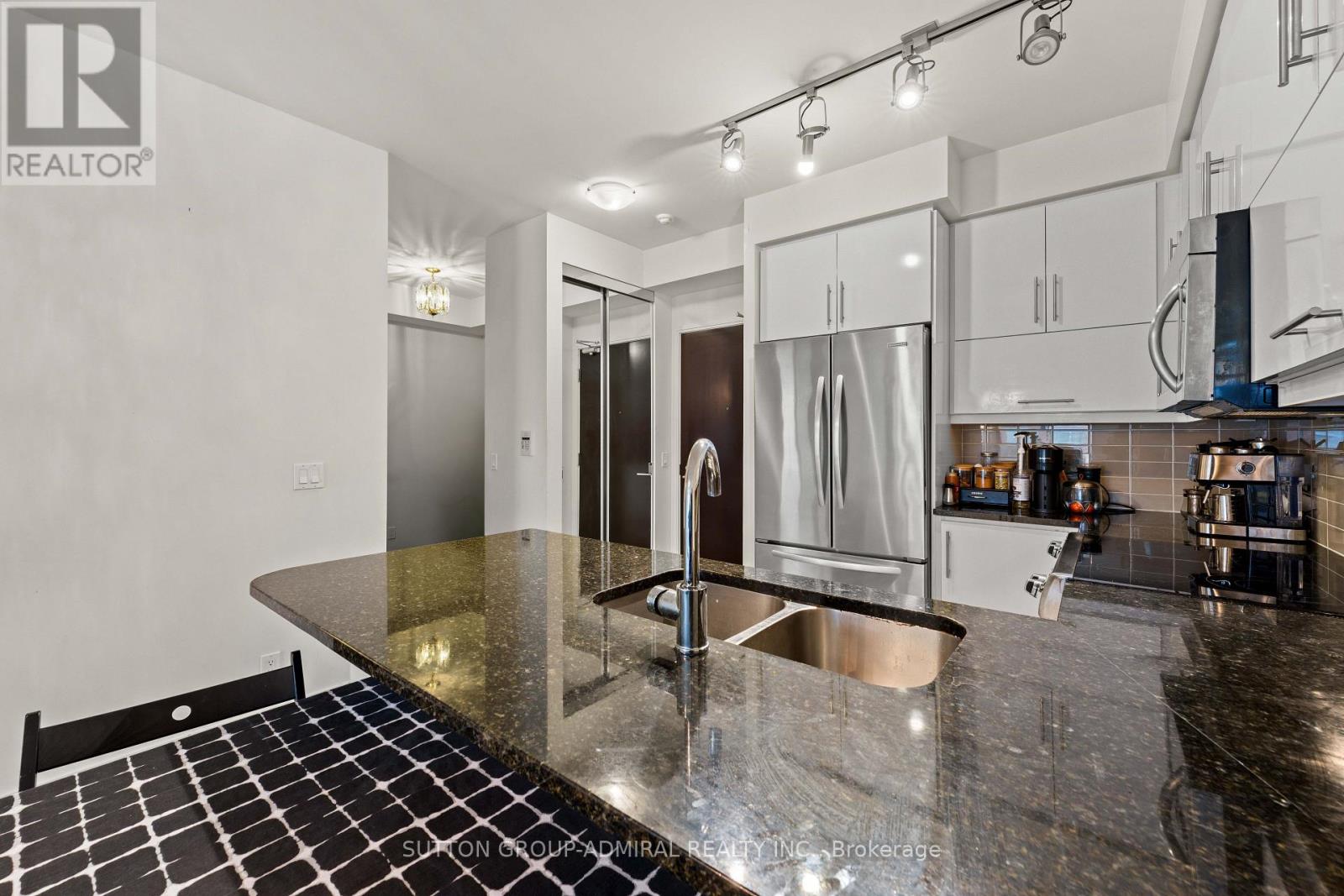 516 - 825 Church Street, Toronto (Rosedale-Moore Park), Ontario  M4W 3Z4 - Photo 8 - C12887096