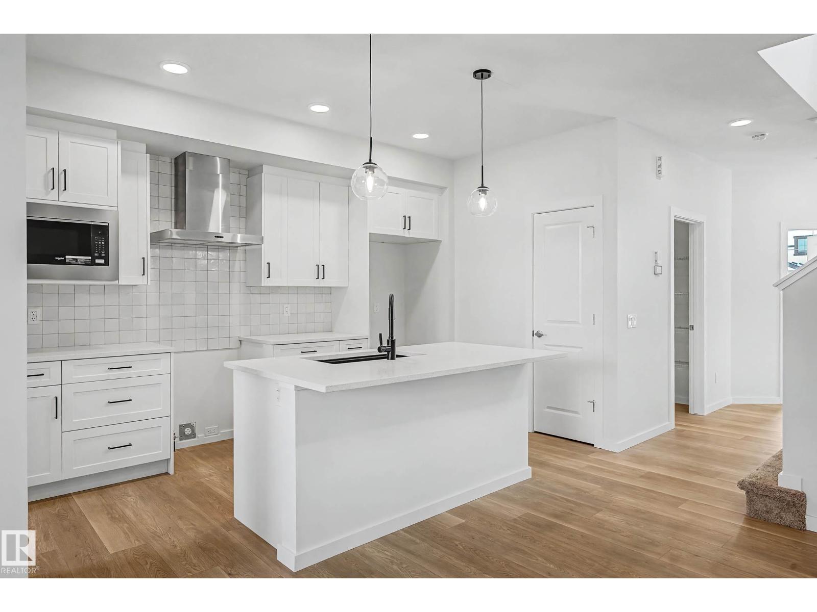 7126 51 AV, beaumont, Alberta