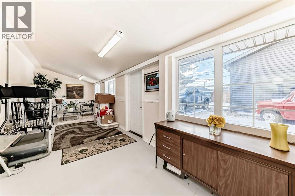 6403 35 Avenue Nw, Calgary, Alberta  T3B 1S5 - Photo 29 - A2293196