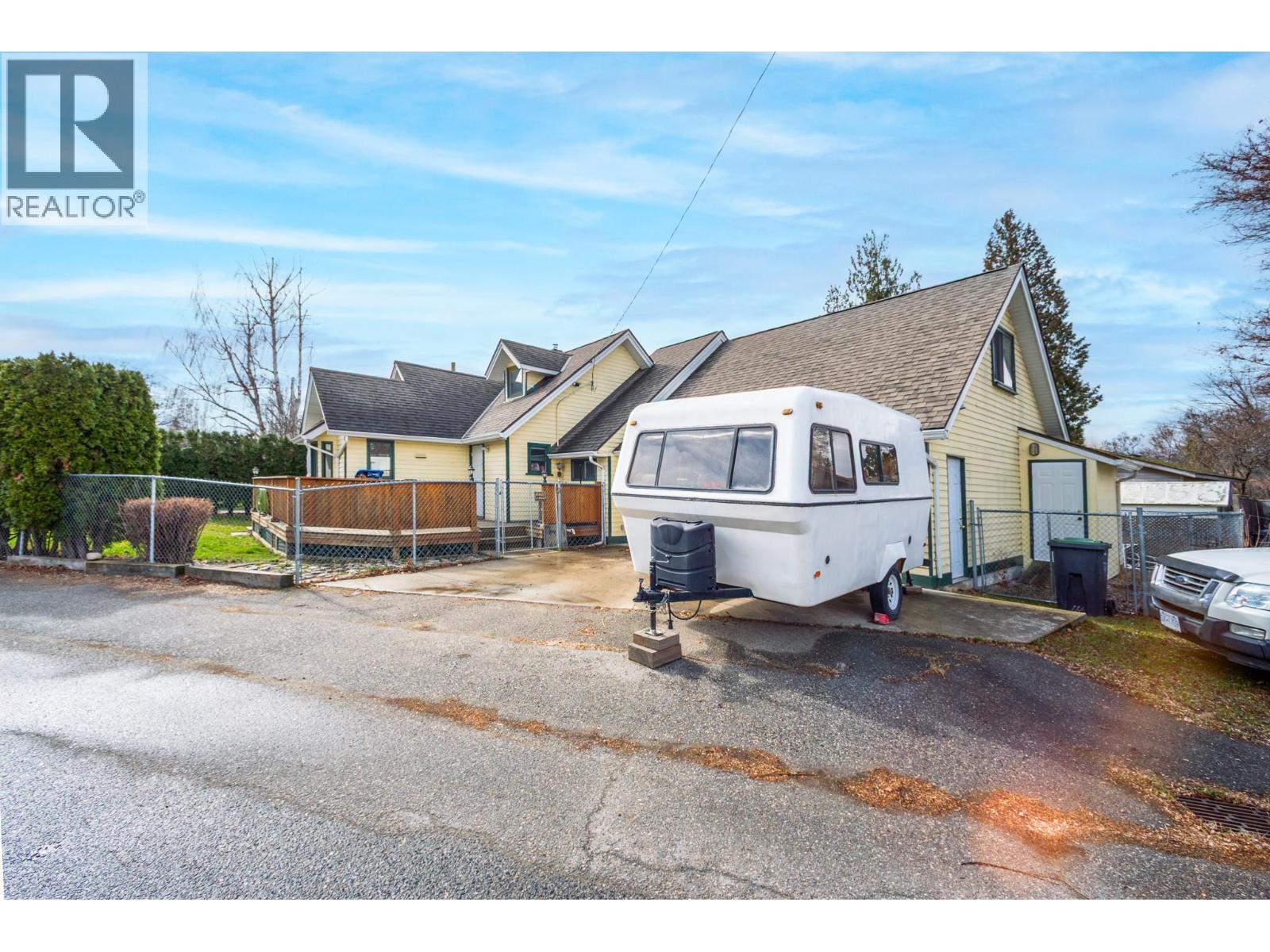 376 Beach Avenue, Kelowna, British Columbia  V1Y 5R6 - Photo 3 - 10379373