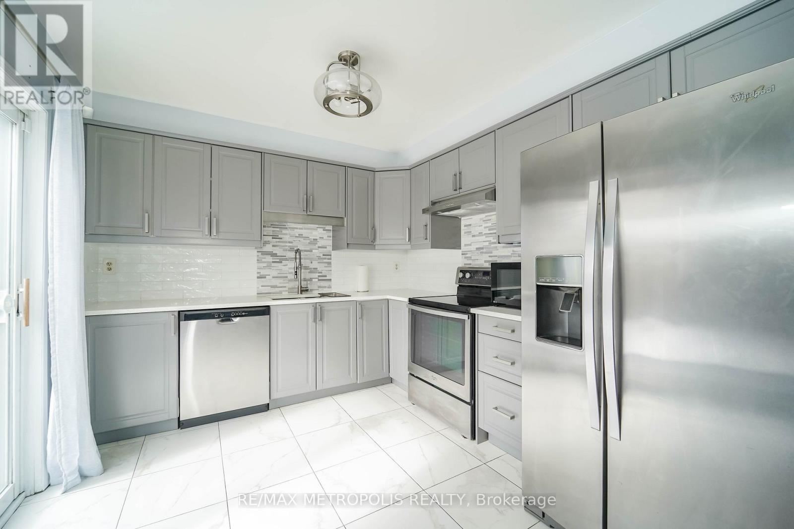 15 Lilley Avenue, Ajax (South East), Ontario  L1Z 1L5 - Photo 12 - E12887008