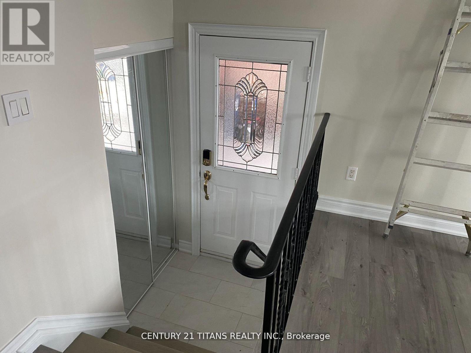 26 Stephenfrank Road, Toronto (Bendale), Ontario  M1P 3W3 - Photo 3 - E12887014