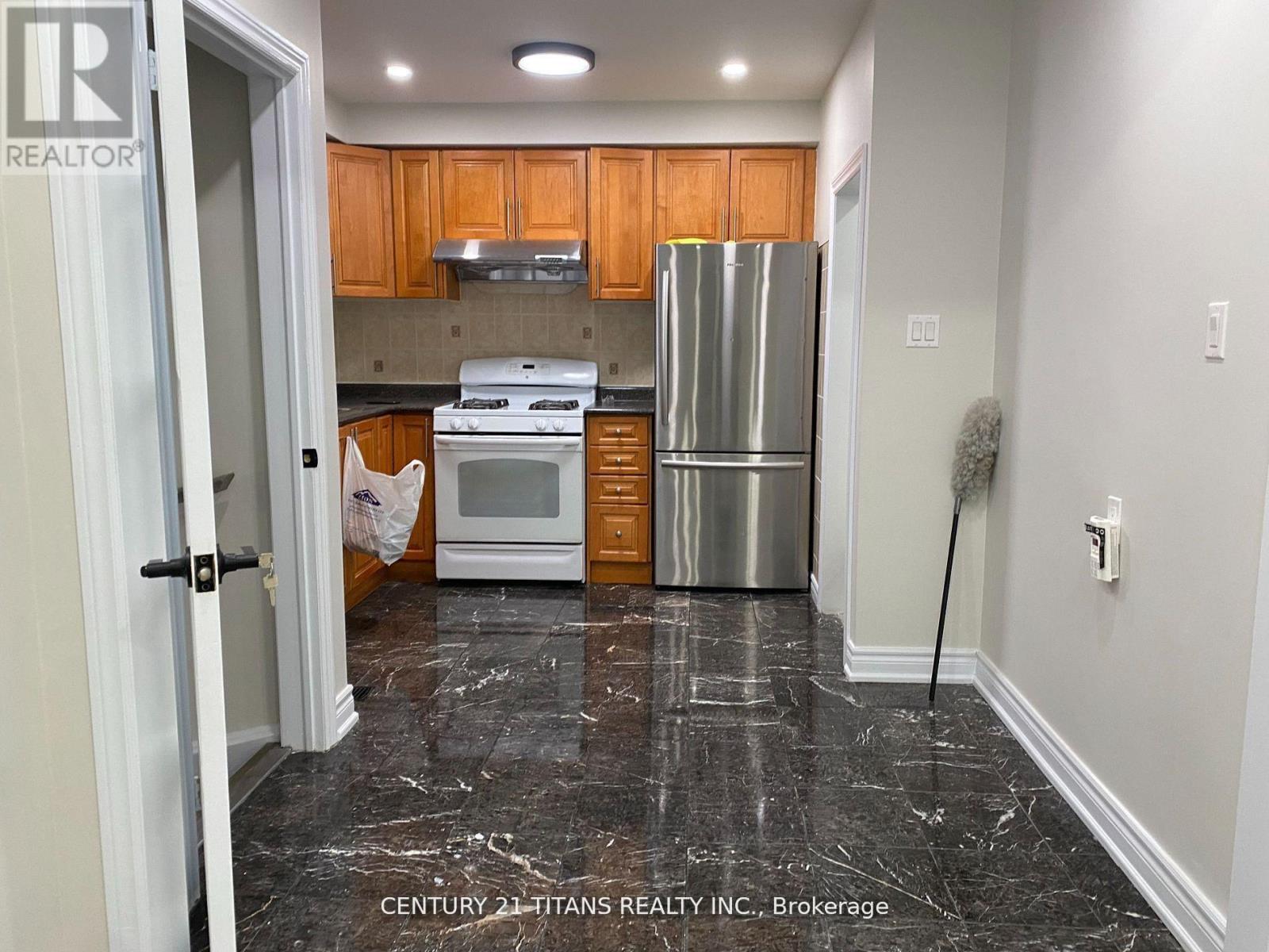 26 Stephenfrank Road, Toronto (Bendale), Ontario  M1P 3W3 - Photo 8 - E12887014