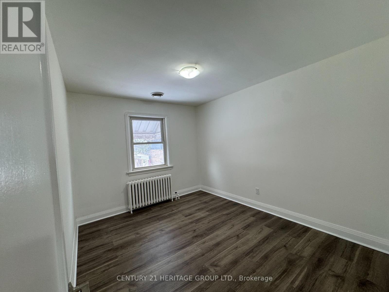 24 Hutton Avenue, Toronto (East York), Ontario  M4C 3L3 - Photo 7 - E12887138