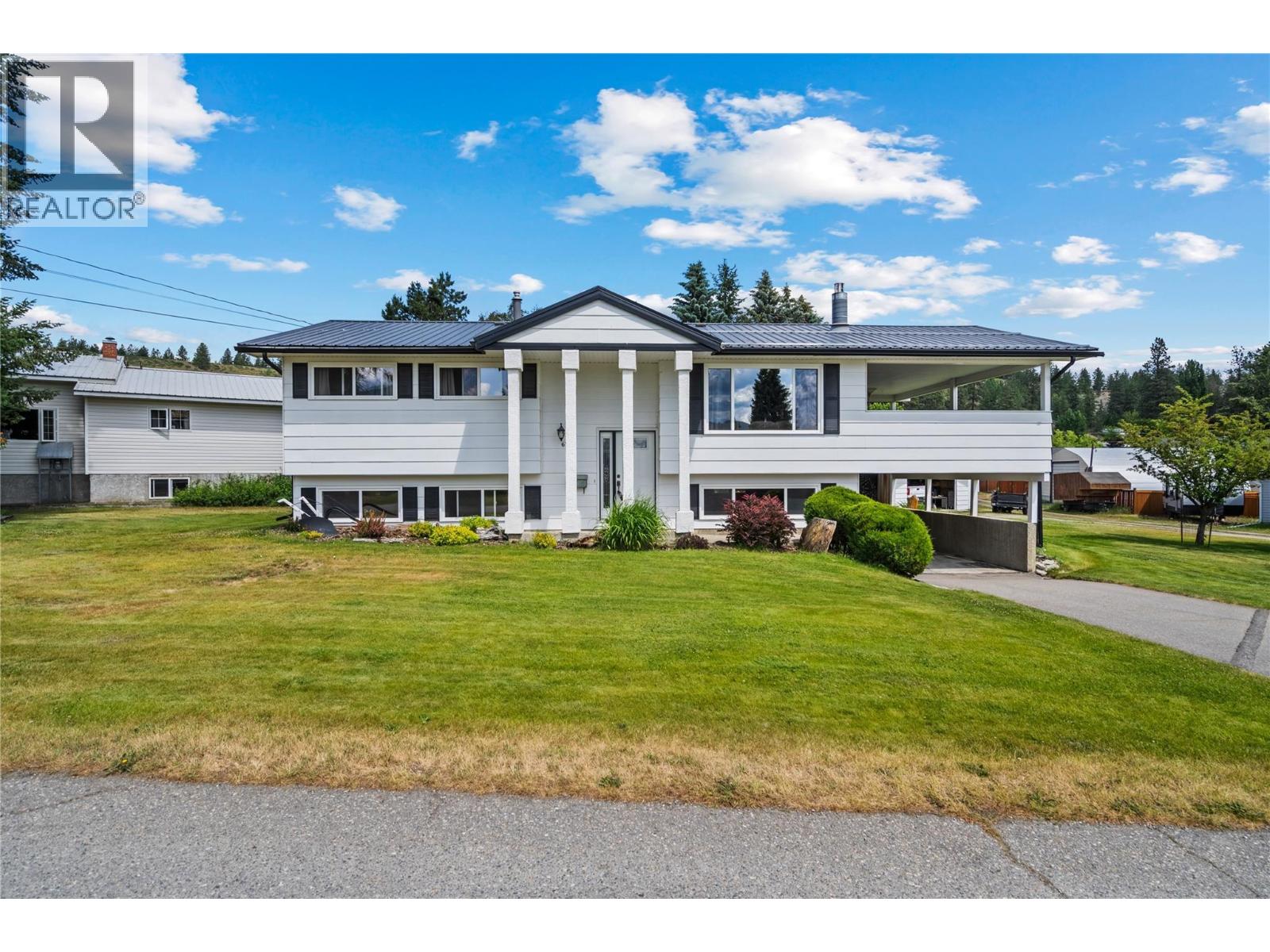 606 302nd Street, Kimberley, British Columbia  V1A 3K3 - Photo 1 - 10376358