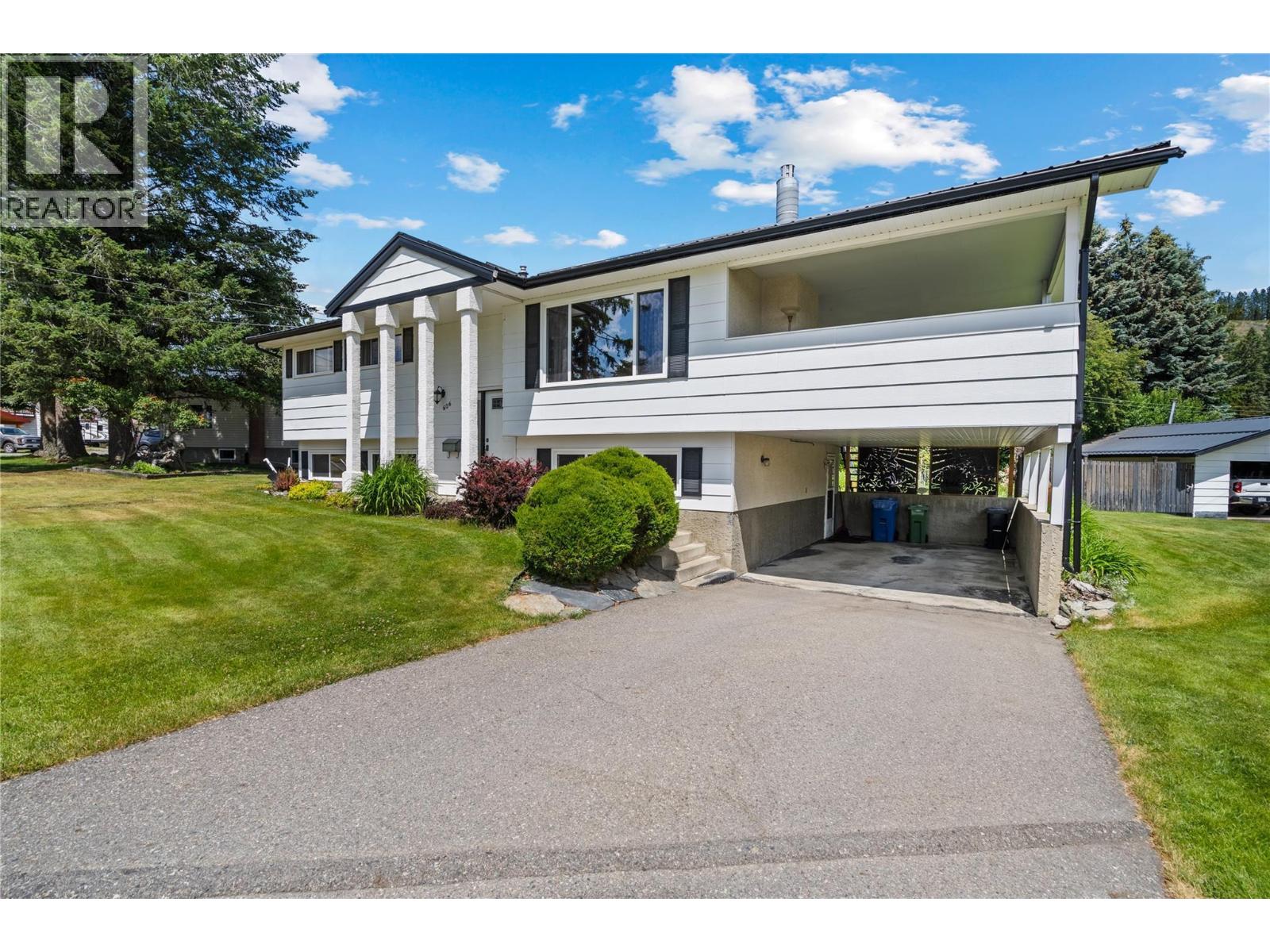 606 302nd Street, Kimberley, British Columbia  V1A 3K3 - Photo 2 - 10376358