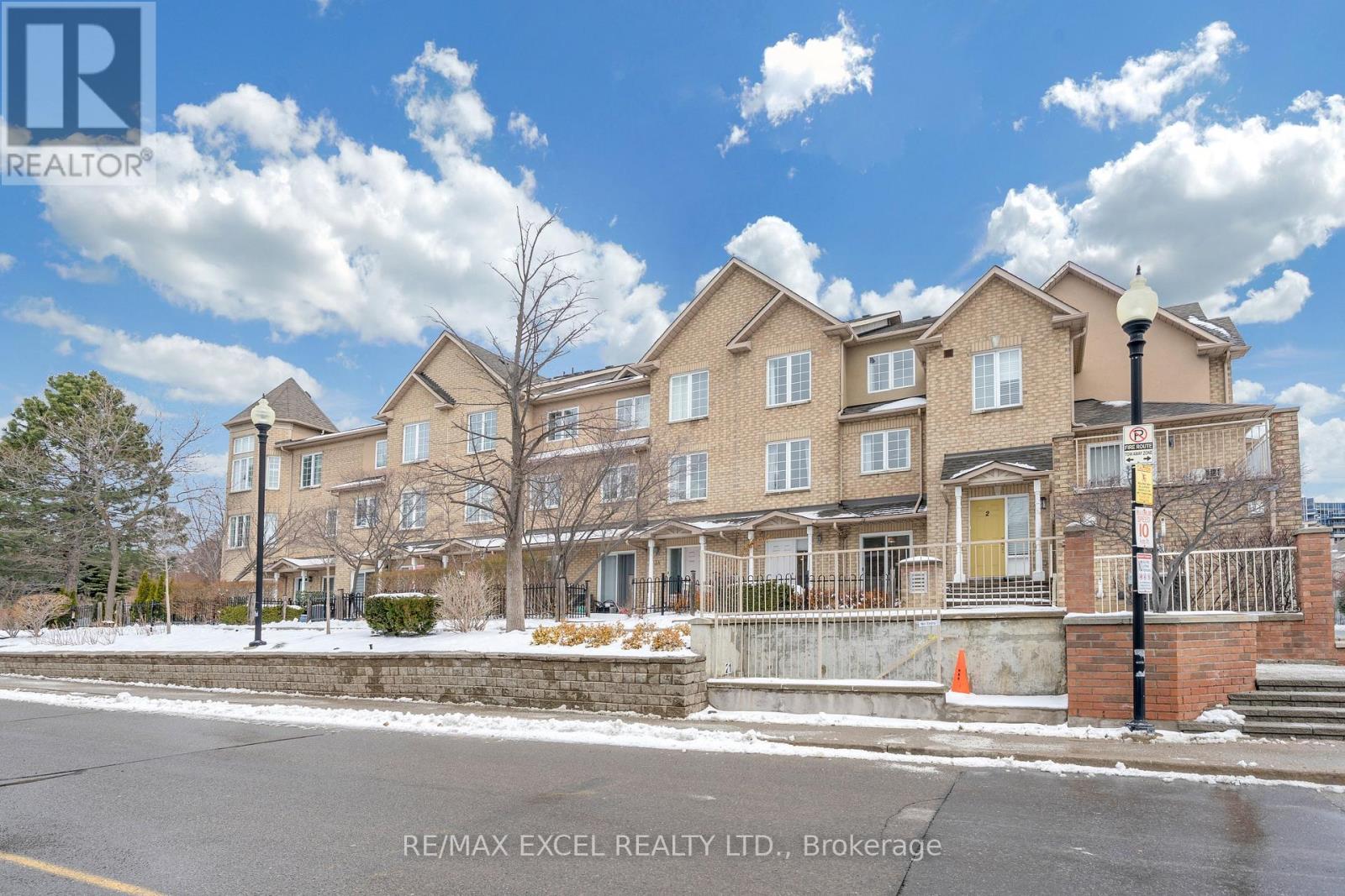 3 - 10 COX BOULEVARD, Markham, Ontario