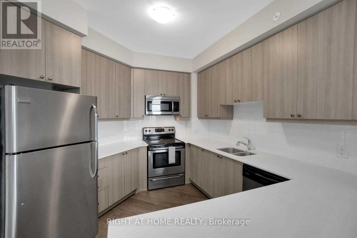 305 - 24 Woodstream Boulevard, Vaughan, Ontario  L4L 8C4 - Photo 11 - N12886974