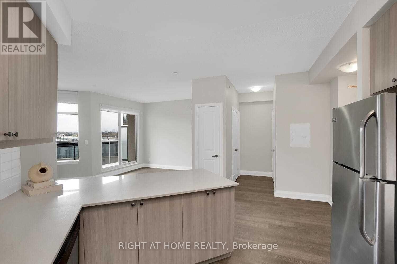 305 - 24 Woodstream Boulevard, Vaughan, Ontario  L4L 8C4 - Photo 12 - N12886974