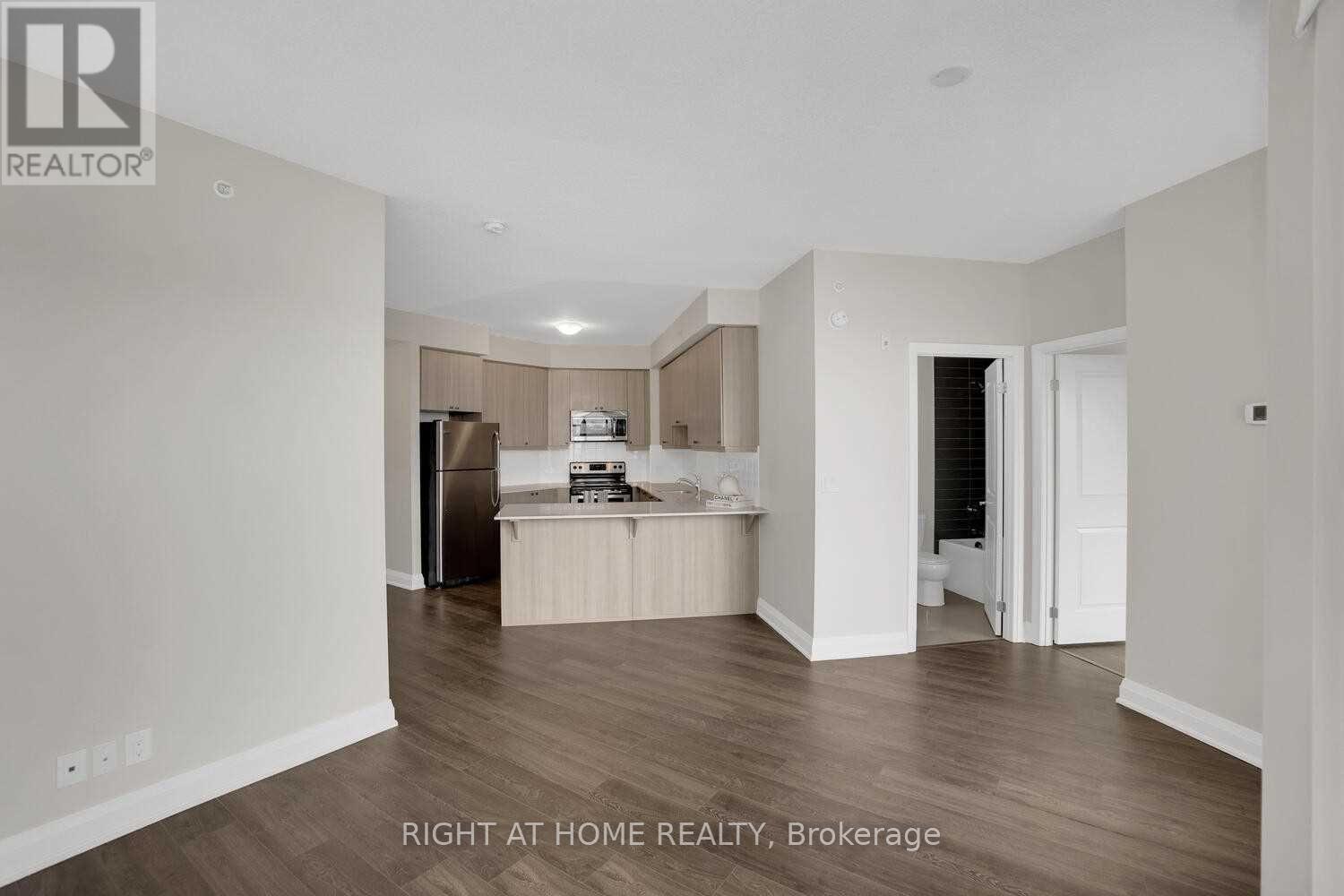 305 - 24 Woodstream Boulevard, Vaughan, Ontario  L4L 8C4 - Photo 16 - N12886974