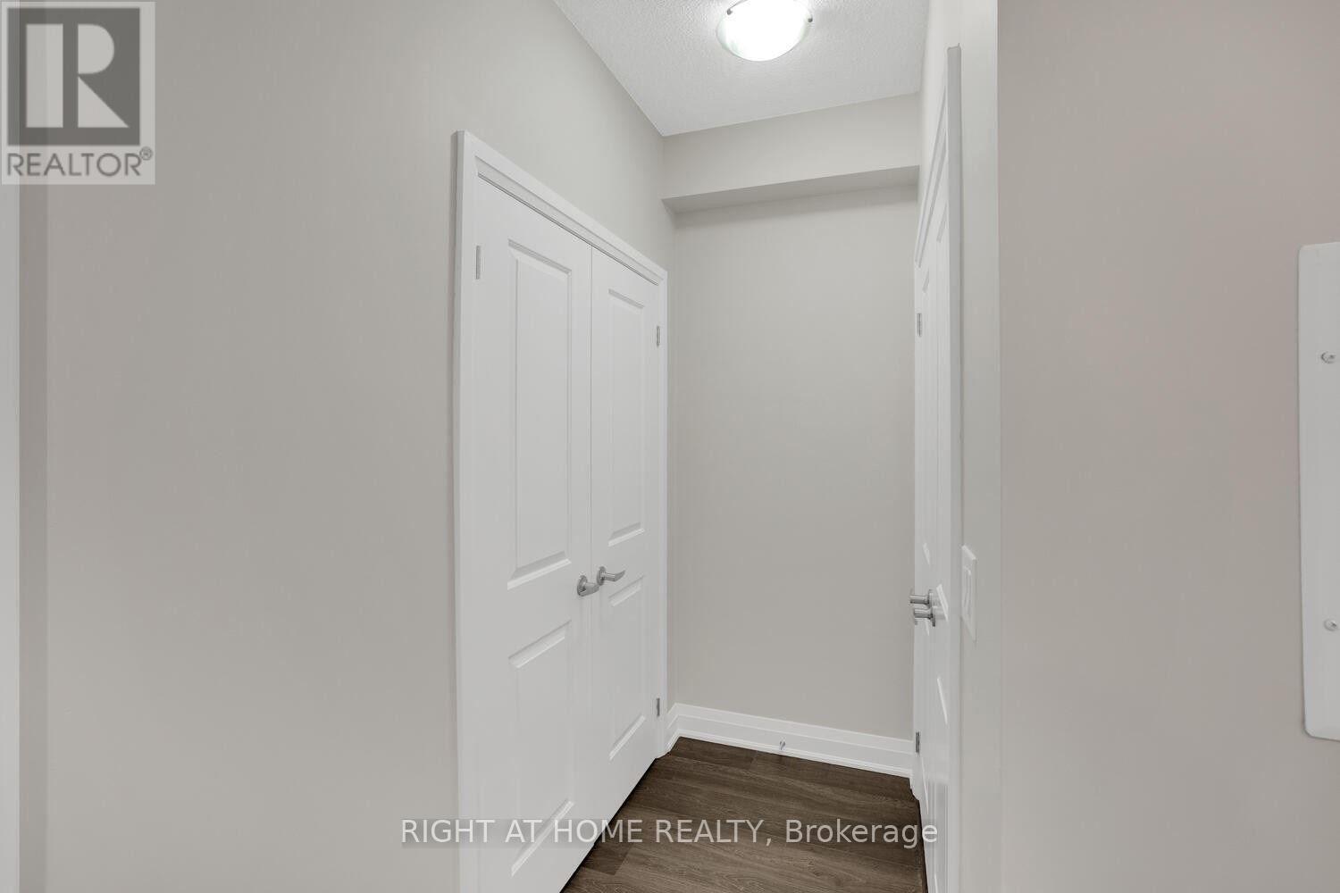 305 - 24 Woodstream Boulevard, Vaughan, Ontario  L4L 8C4 - Photo 8 - N12886974