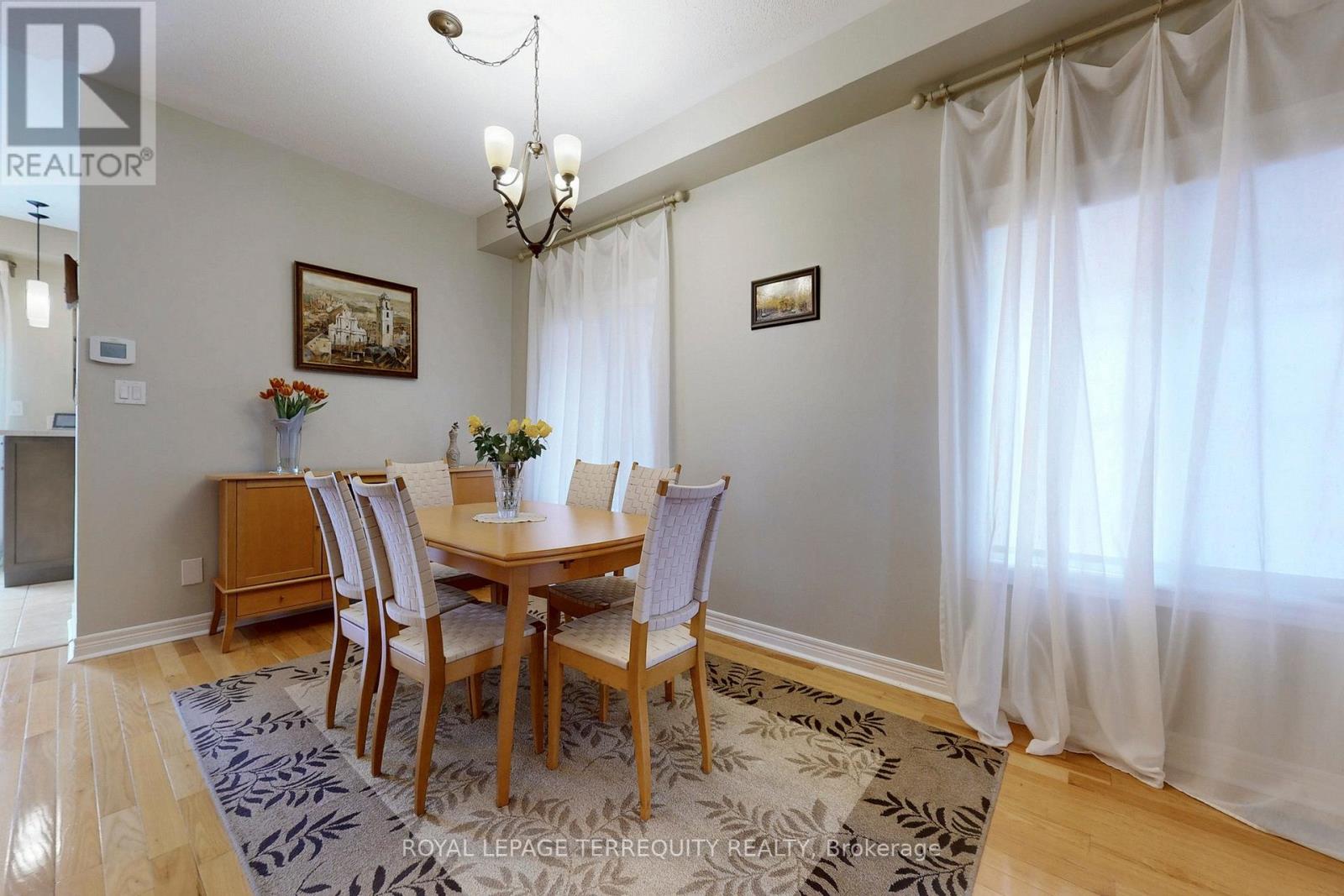 51 Donzi Lane, Vaughan (Patterson), Ontario  L6A 0G8 - Photo 4 - N12886992