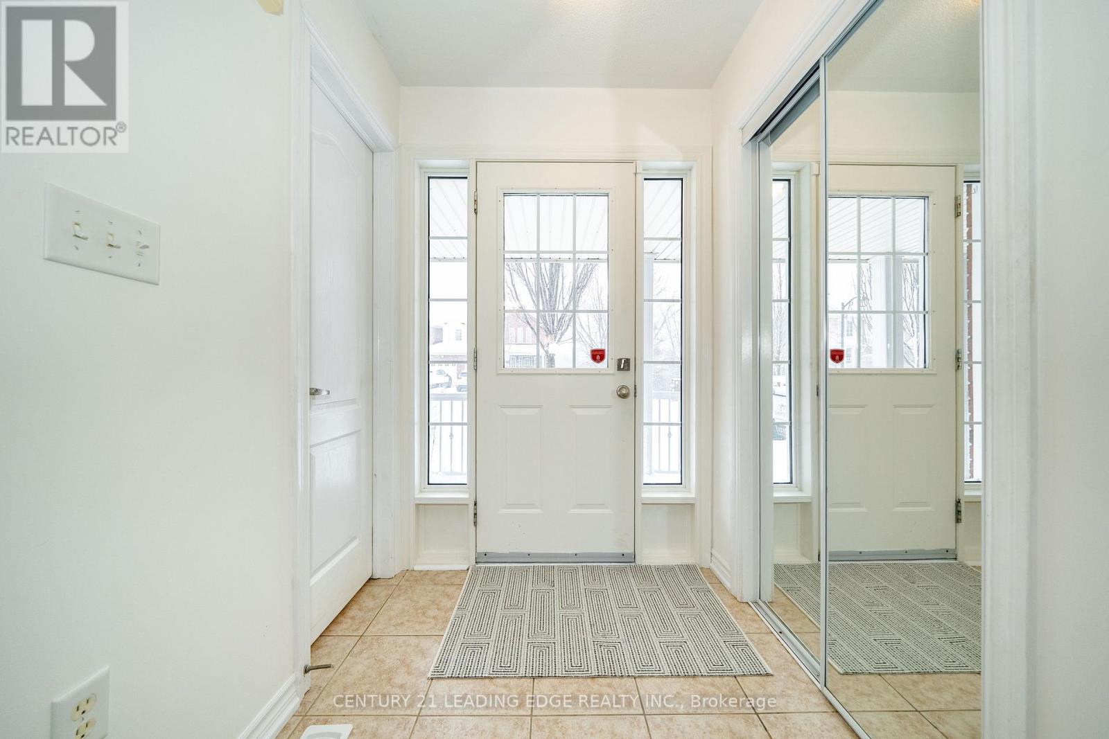 18 Roy Rainey Avenue, Markham (Wismer), Ontario  L6E 2B5 - Photo 4 - N12887006