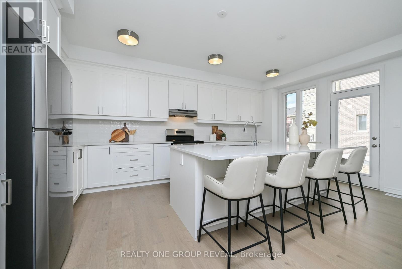 54 Jade Blossom Avenue, Markham, Ontario  L6C 3P7 - Photo 10 - N12887122