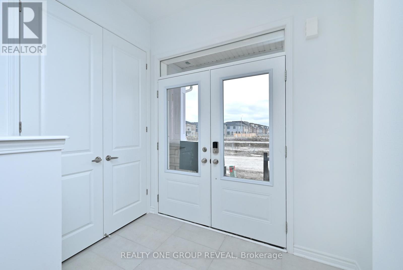 54 Jade Blossom Avenue, Markham, Ontario  L6C 3P7 - Photo 3 - N12887122