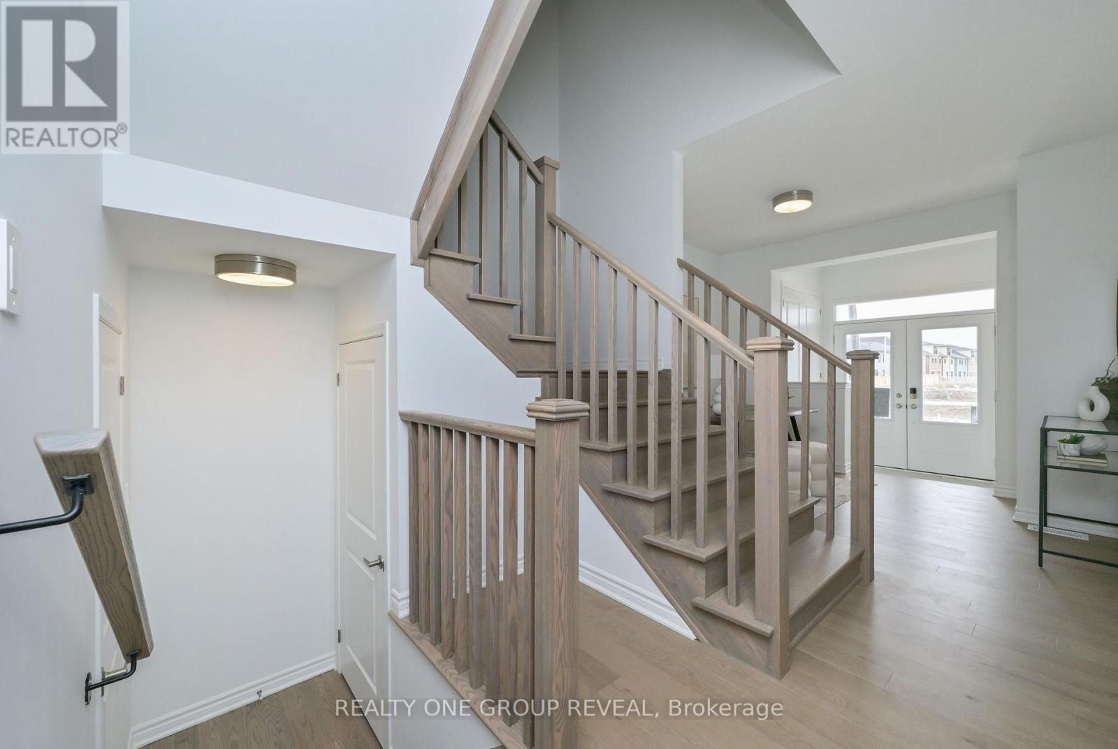 54 Jade Blossom Avenue, Markham, Ontario  L6C 3P7 - Photo 4 - N12887122