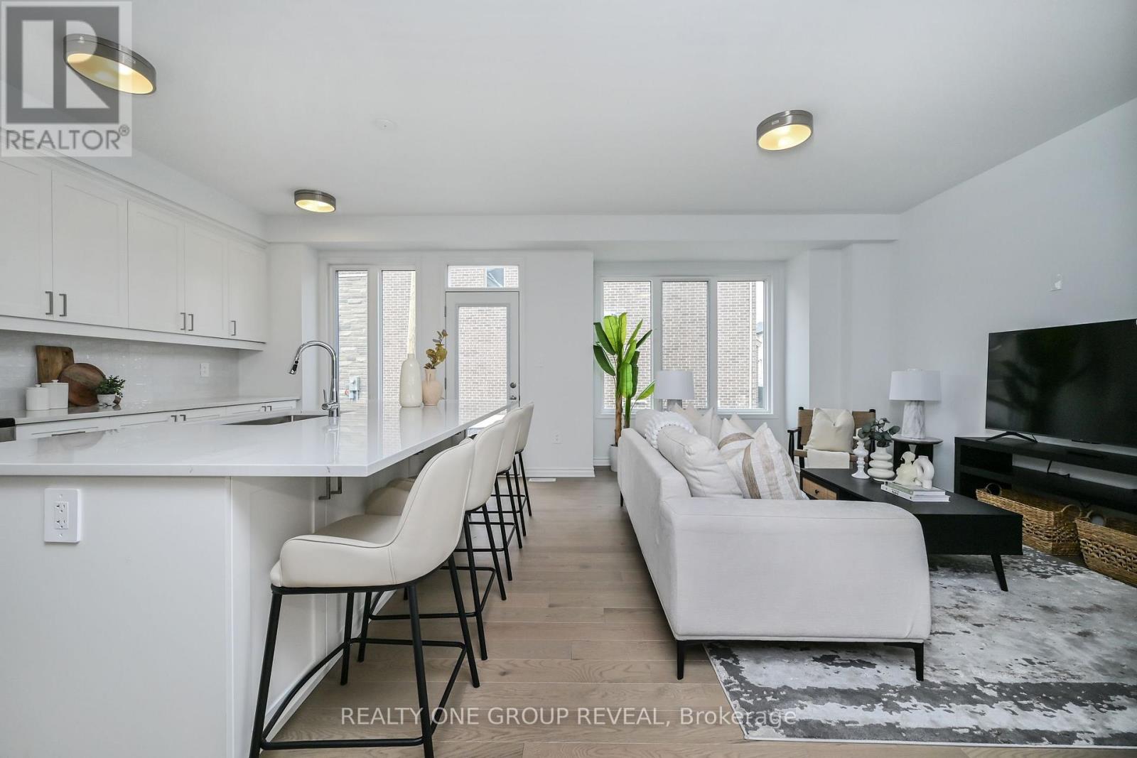 54 Jade Blossom Avenue, Markham, Ontario  L6C 3P7 - Photo 9 - N12887122