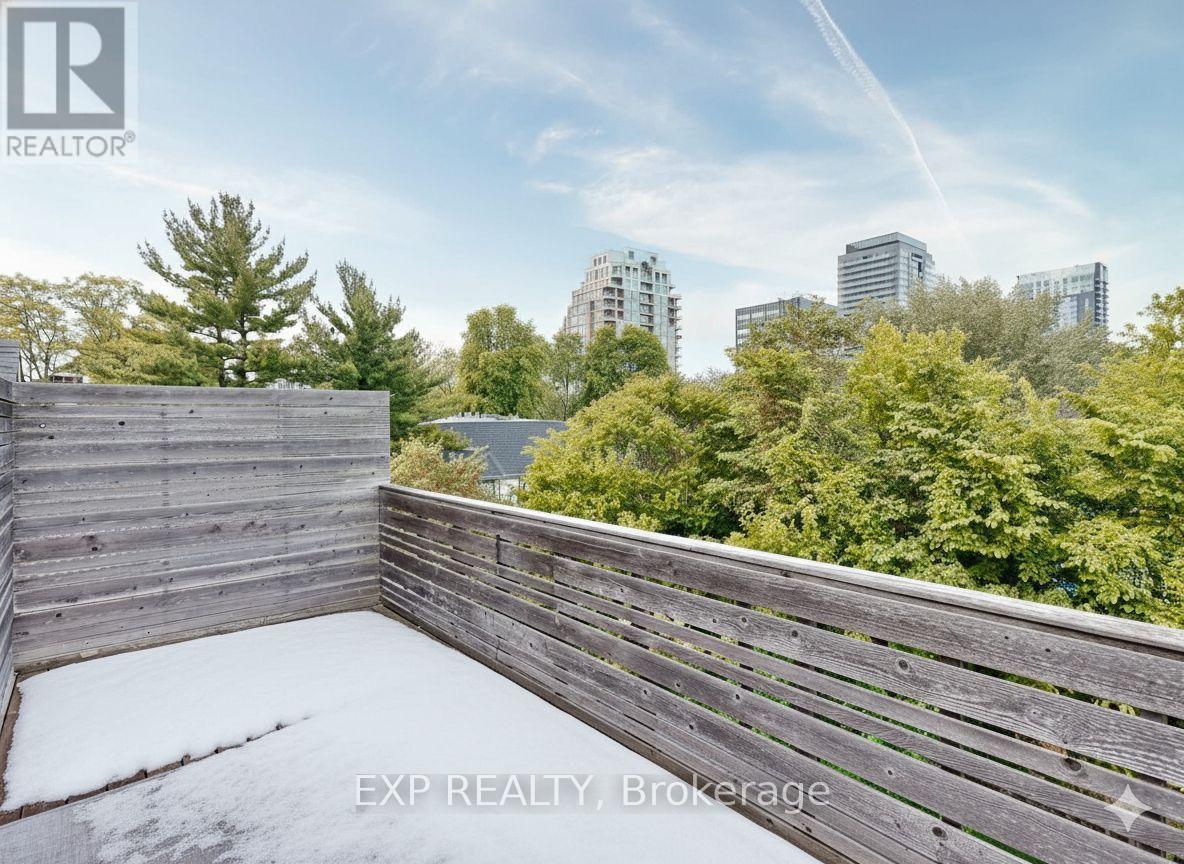 241 Poplar Plains Street, Toronto, Ontario  M4V 2N8 - Photo 10 - C12858802