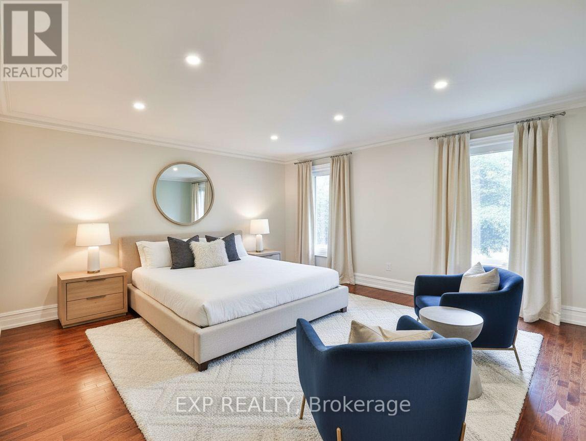 241 Poplar Plains Street, Toronto, Ontario  M4V 2N8 - Photo 5 - C12858802