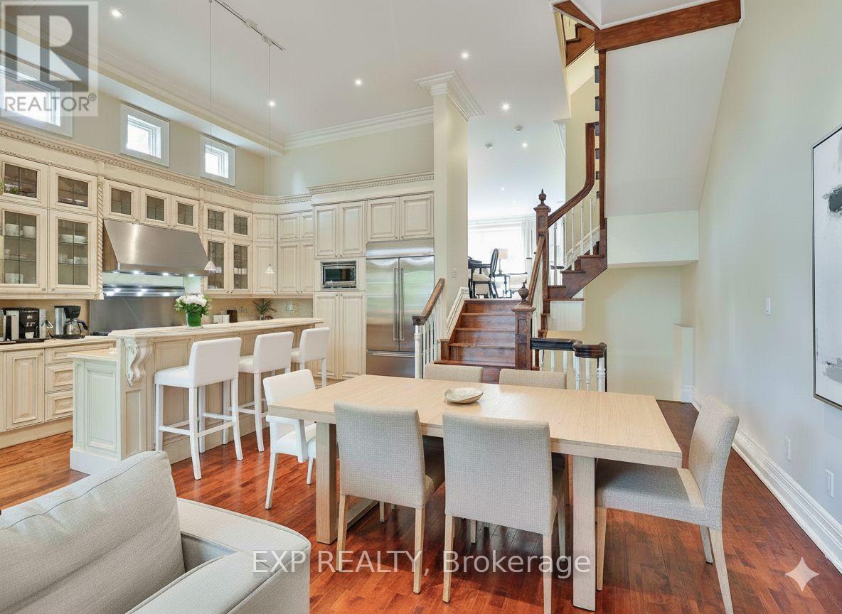 241 Poplar Plains Street, Toronto, Ontario  M4V 2N8 - Photo 4 - C12858802