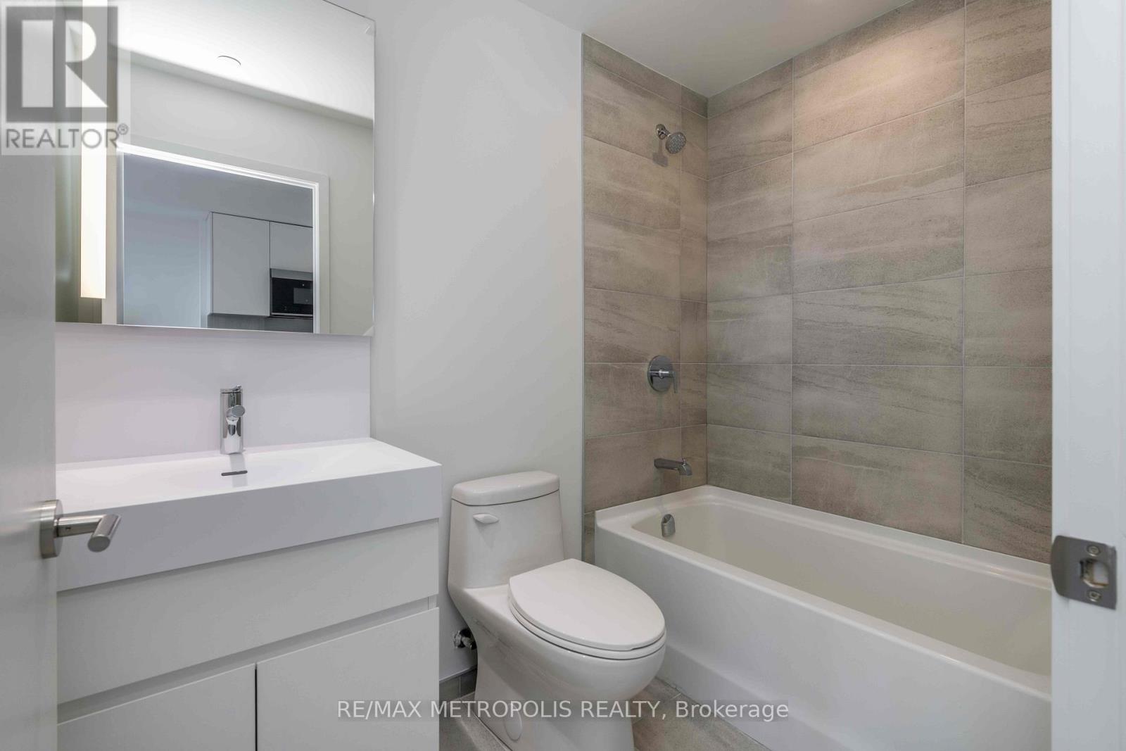 1803 - 39 Mary Street, Barrie (City Centre), Ontario  L4N 1S9 - Photo 12 - S12886948