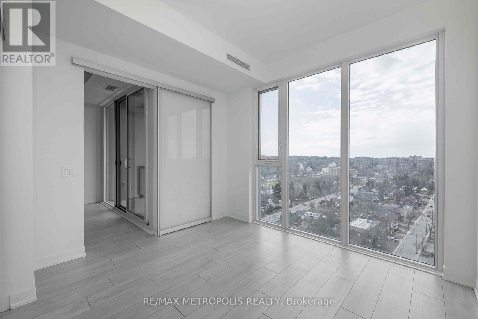 1803 - 39 Mary Street, Barrie (City Centre), Ontario  L4N 1S9 - Photo 13 - S12886948