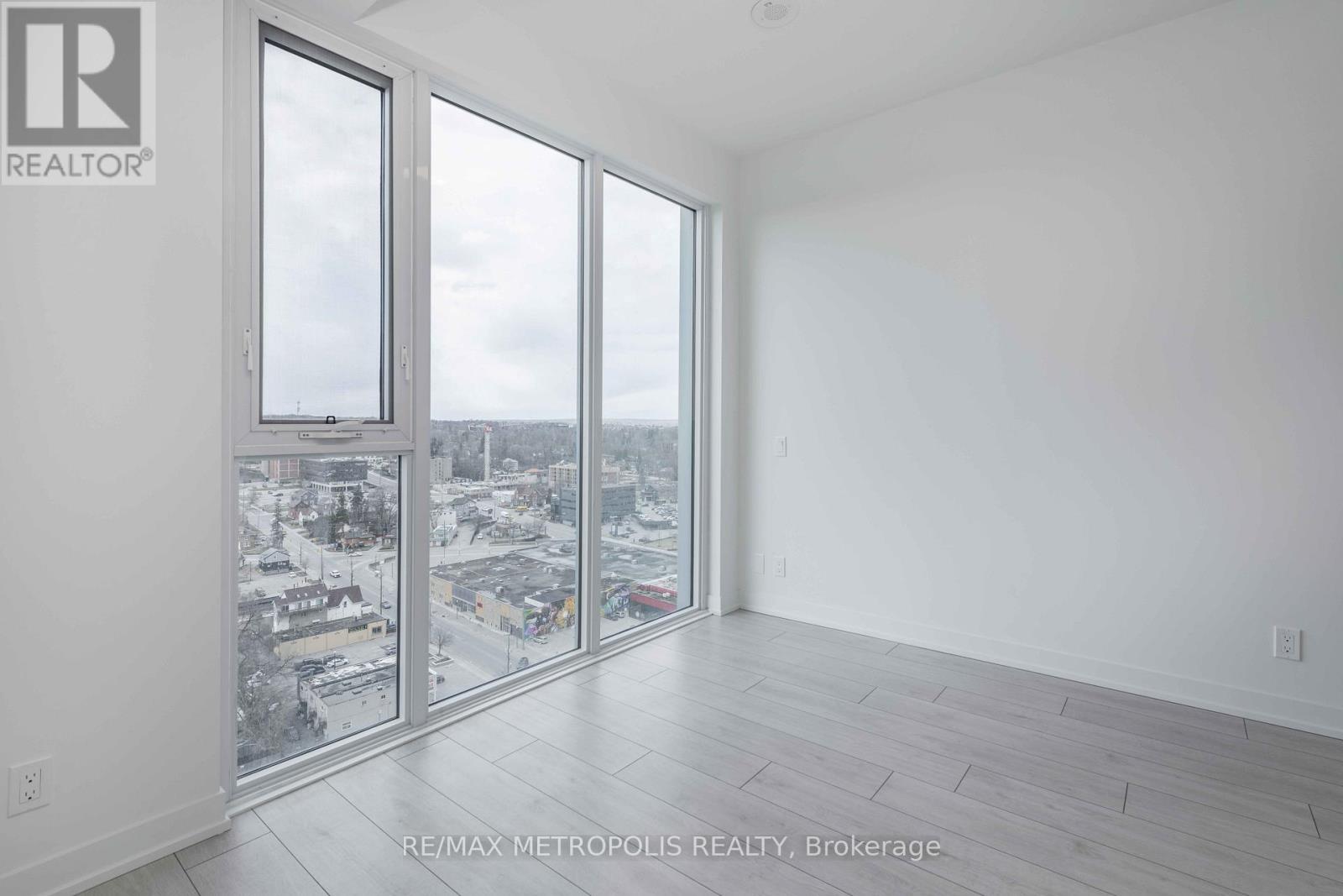 1803 - 39 Mary Street, Barrie (City Centre), Ontario  L4N 1S9 - Photo 14 - S12886948