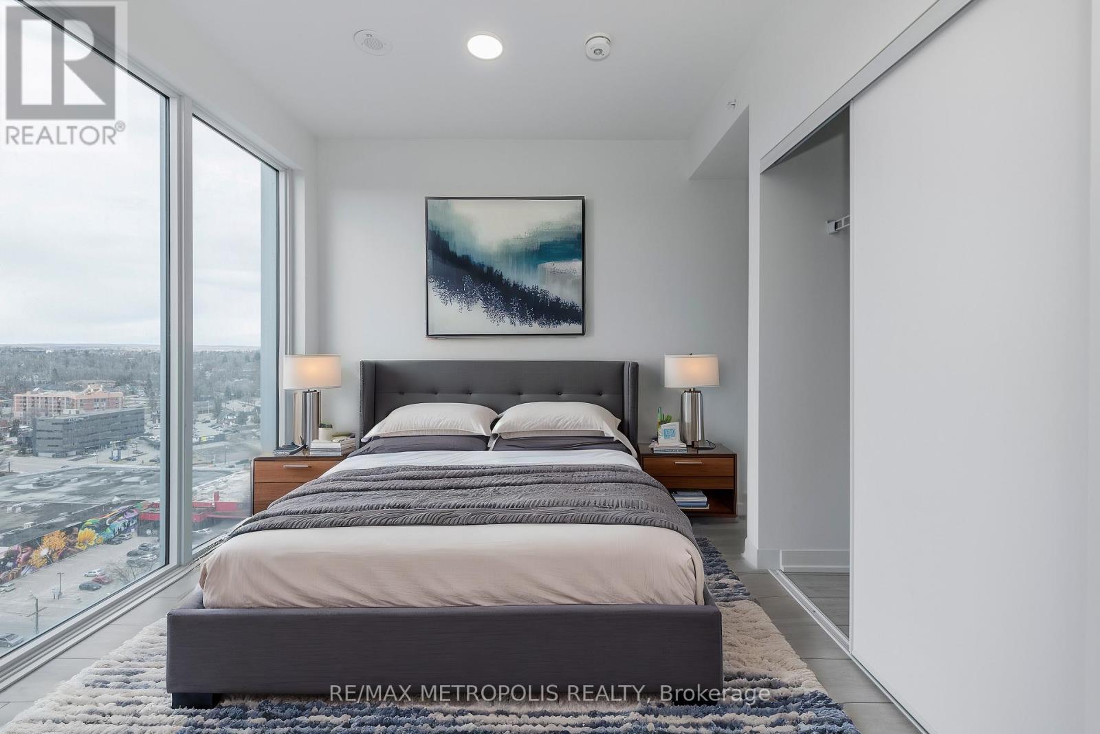 1803 - 39 Mary Street, Barrie (City Centre), Ontario  L4N 1S9 - Photo 4 - S12886948