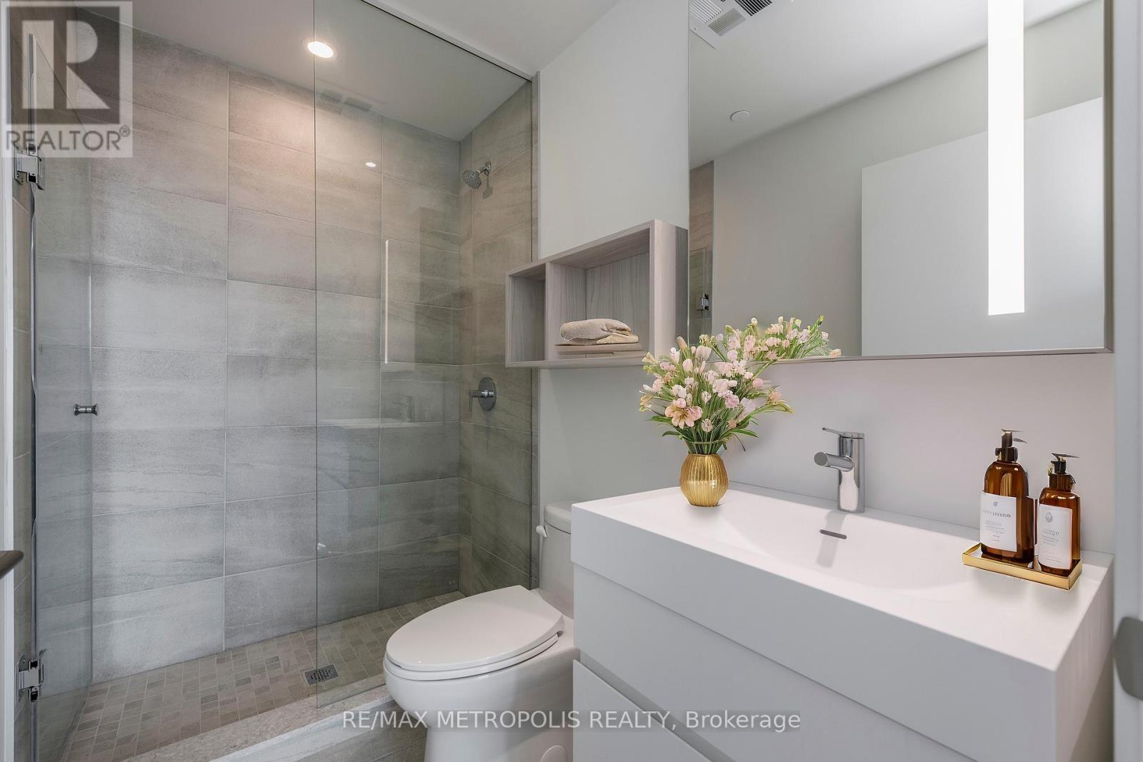 1803 - 39 Mary Street, Barrie (City Centre), Ontario  L4N 1S9 - Photo 5 - S12886948