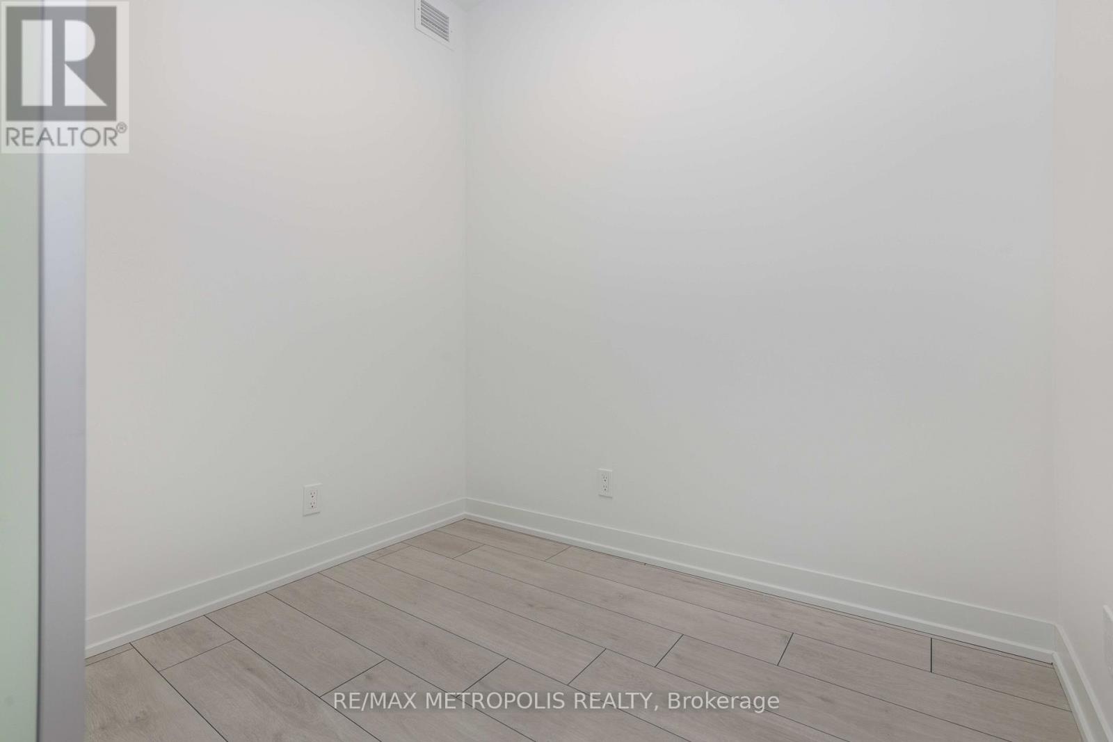 1803 - 39 Mary Street, Barrie (City Centre), Ontario  L4N 1S9 - Photo 8 - S12886948